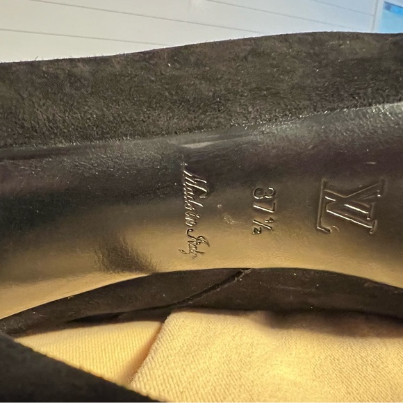 Louie Vuitton black booties very nice and comfortable shoe - Picture 3 of 6